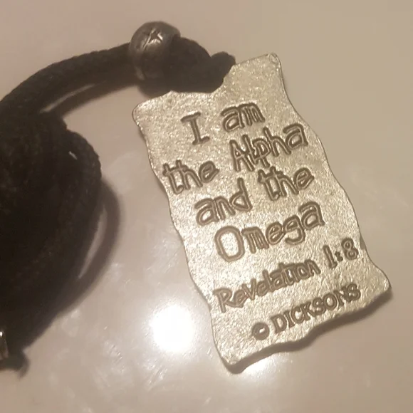 📿 Alpha & Omega Rune Necklace - Picture 2 of 6